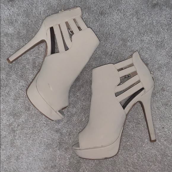 High heels!! - Picture 2 of 6